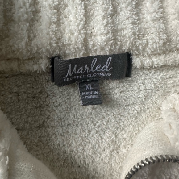 Marled Cream Pullover Sweater - Picture 4 of 7